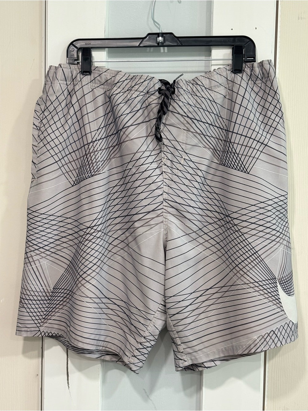 Nike Swim Trunks Men’s XL Gray Black Geometric Swoosh Board Shorts